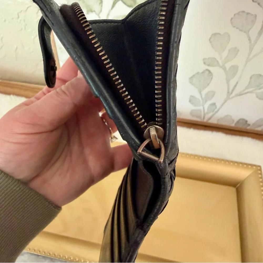 Bottega Veneta Black Intrecciato Leather Wallet - Picture 10 of 16